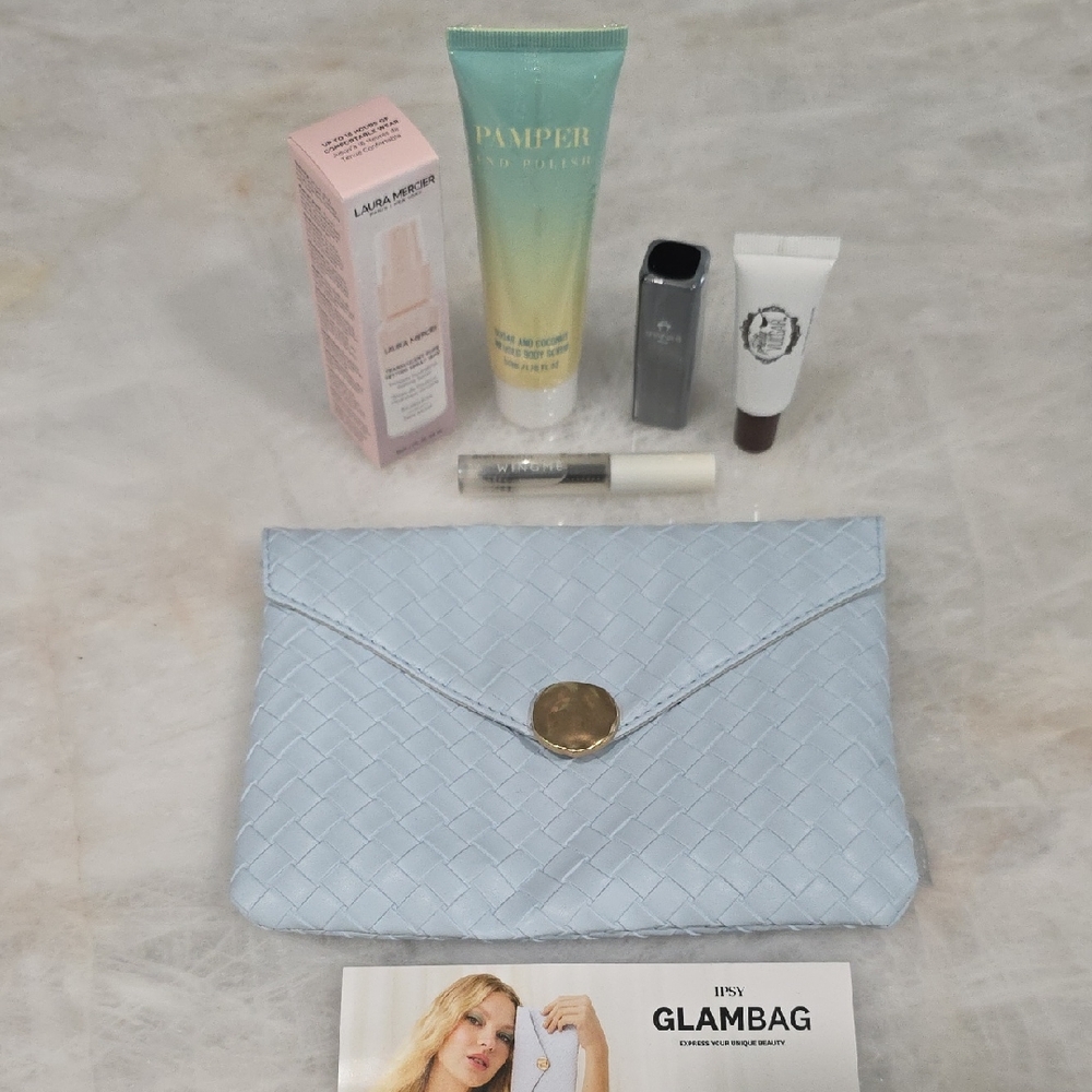 IPSY GLAMBAG Light Blue Woven Clutch with 5 PIECE Makeup Set NWT